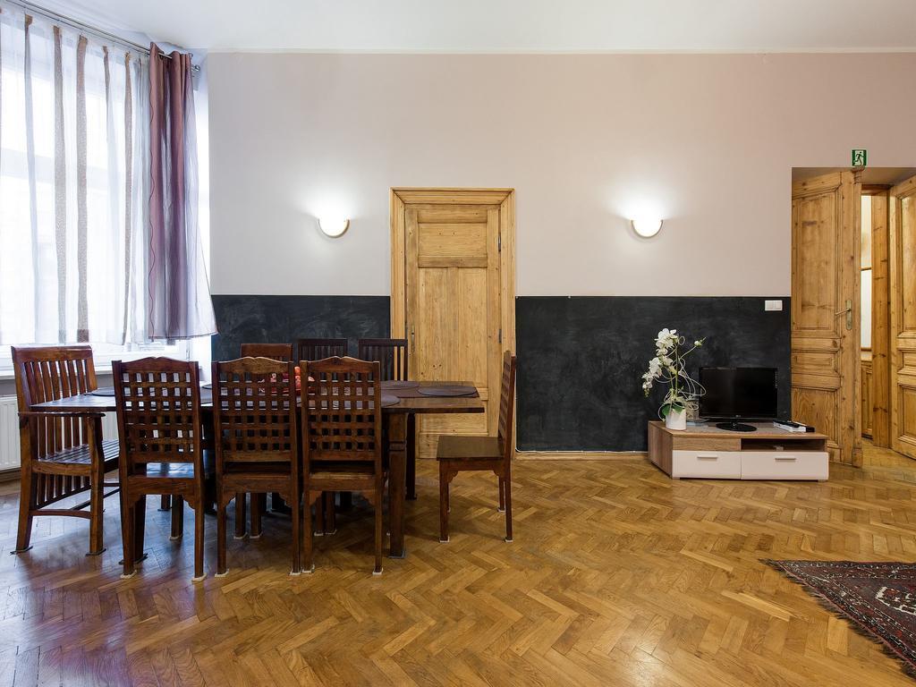 5 Bedroom Family Apartment Krakow Bilik gambar
