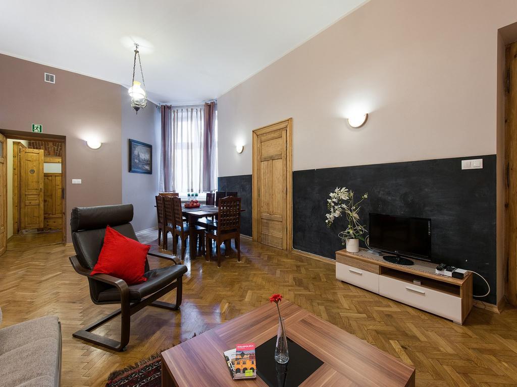 5 Bedroom Family Apartment Krakow Bilik gambar